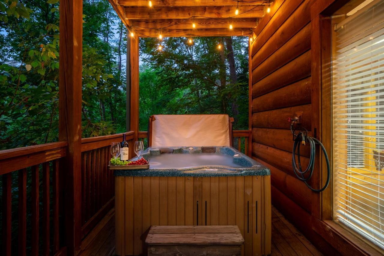 Cozy Log Cabin!! In Heart Of Pf & Close To The Smokies Pigeon Forge Exterior photo